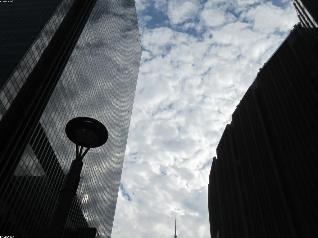 អានព័ត៌មានស្លតថ្មីៗ និងទិសដៅនៃព្រឹត្តិការណ៍